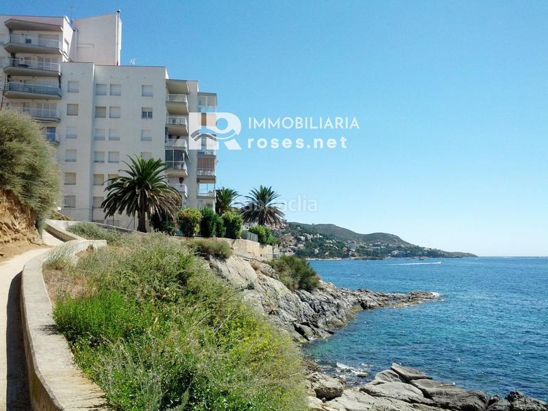 Foto 095bc5b9-9258-4b34-8b36-d40989be7cbf. Piso apartamento en venta en primera línea de mar en canyelles, en Roses