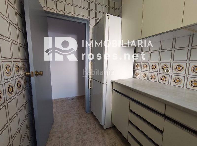 Foto 333cefc5-0596-44b7-b341-5785e3c8ca80. Piso apartamento en venta en primera línea de mar en canyelles, en Roses