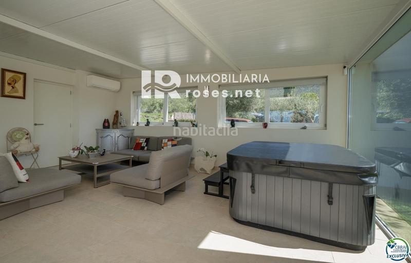 Foto b3fe2d9b-72b5-4e65-b626-010105c92e90. Casa magnífica villa reformada rodeada de naturaleza en Palau-saverdera