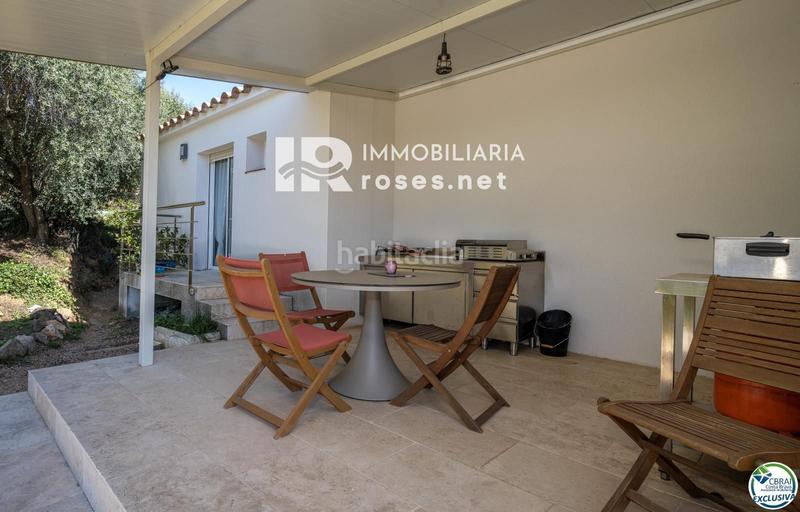 Foto cfbde624-2ff6-4c66-95f9-d1df1f135735. Casa magnífica villa reformada rodeada de naturaleza en Palau-saverdera