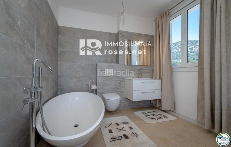 Foto fe847474-2453-4d60-8d86-d9b378b1f74b. Casa magnífica villa reformada rodeada de naturaleza en Palau-saverdera