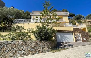 Casa  Miro. Esplendido chalet 253 m2 con fantásticas vistas al pueblo y a la