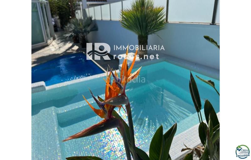 Foto e240b507-b71c-4892-bd5e-a8735274f7ea. Casa hermosa casa moderna con piscina y amarre cerca de la playa, sala de estar de 99 m2 en Empuriabrava