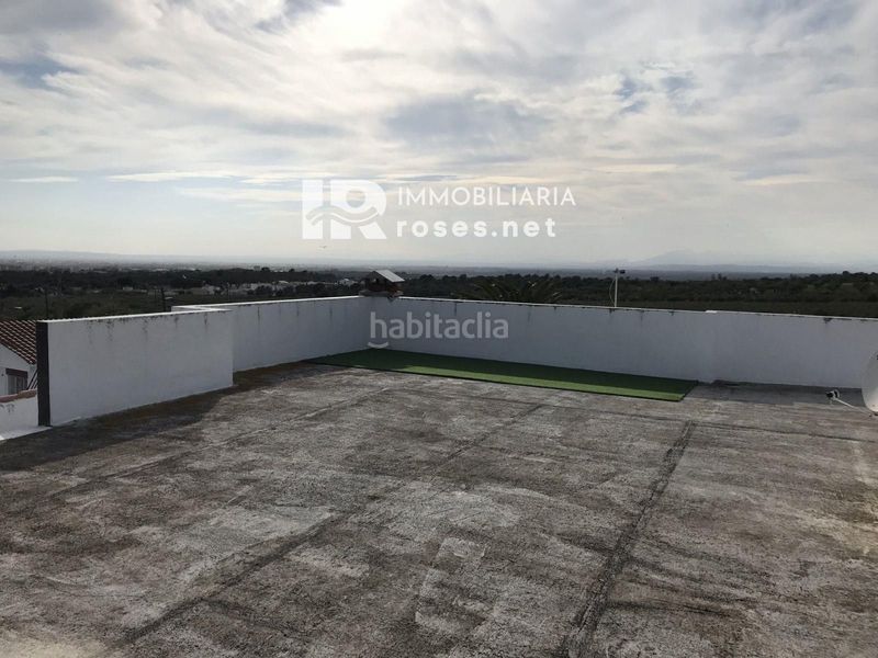 Foto 5e1ac6e1-5b3e-438d-bcc0-9bd964f73cf2. Casa amb calefacció a Nord Roses