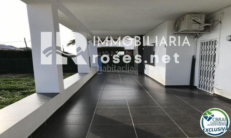 Foto 86bac0c1-a1e2-4160-867e-ea59838d4563. Casa encantadora casa renovada en urbanización tranquila de mas bosca, en Roses