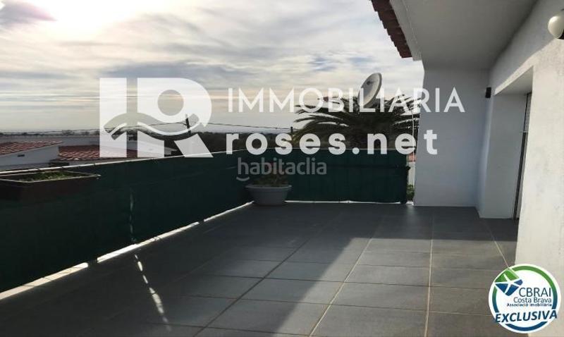 Foto ef84e449-98bf-4711-bca5-64479a13bfcc. Casa encantadora casa renovada en urbanización tranquila de mas bosca, en Roses
