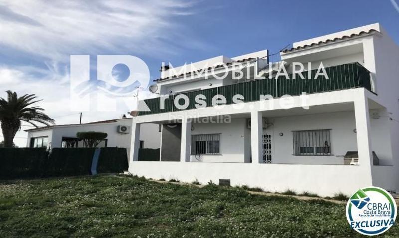 Foto f79efca4-79cd-4d6d-94b4-6a10e3338788. Casa encantadora casa renovada en urbanización tranquila de mas bosca, en Roses