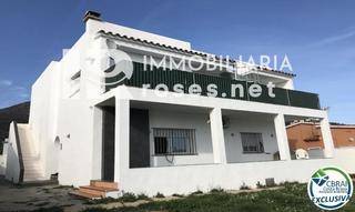 Maison  Baix llobregat. Encantadora casa renovada en urbanización tranquila de mas bosca