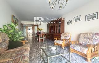Appartement  Cabrafiga. Apartamento en venta de 3 habitaciones en el centro de llançà