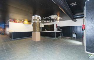 Business premise  Puig rom. Local en venta en el centro de roses