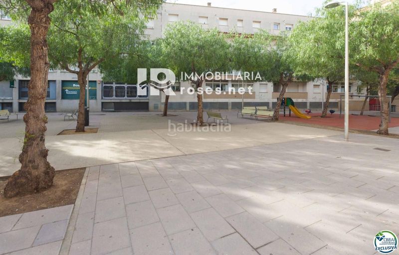 Foto 6d0a620e-2dad-4318-9817-16c8b63b4204. Local comercial a Centre Roses
