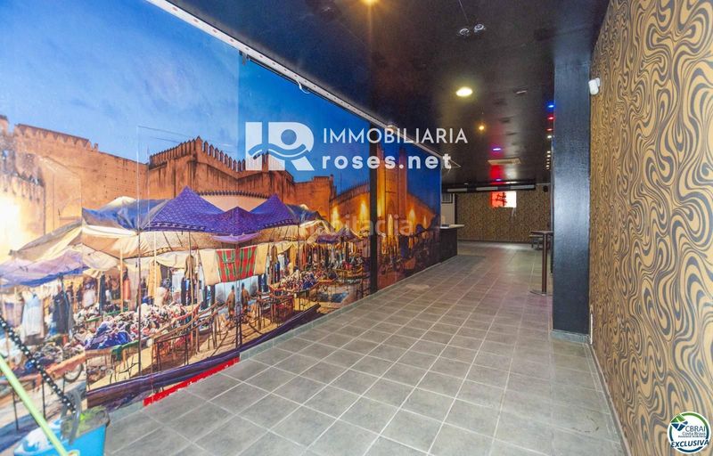 Foto 930fa8ba-b4d9-42ac-9ff7-bc618cfcc9fb. Local comercial a Centre Roses