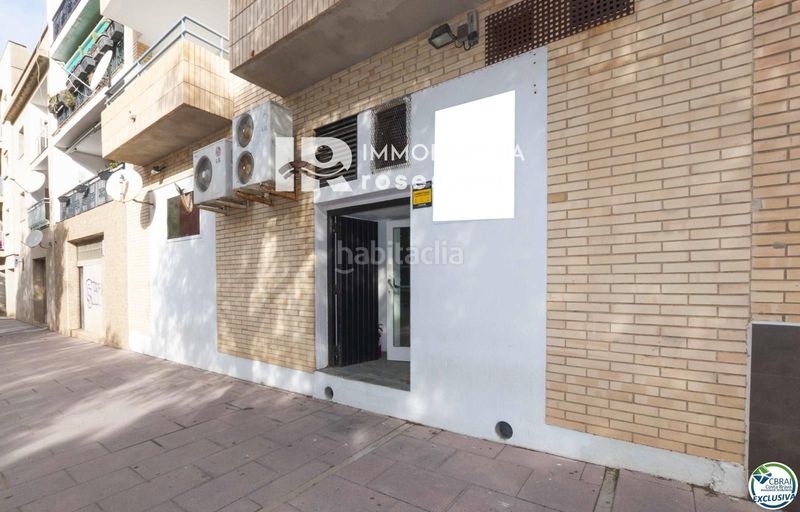 Foto fcbbc1cc-abff-479d-af06-5aae5b7ad370. Local comercial a Centre Roses