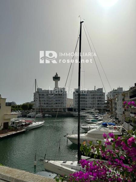 Foto d4a47da4-d60b-492f-b467-e61df392778a. Casa  de pescador con garaje y amarre en Salins - Cavall de Mar Empuriabrava