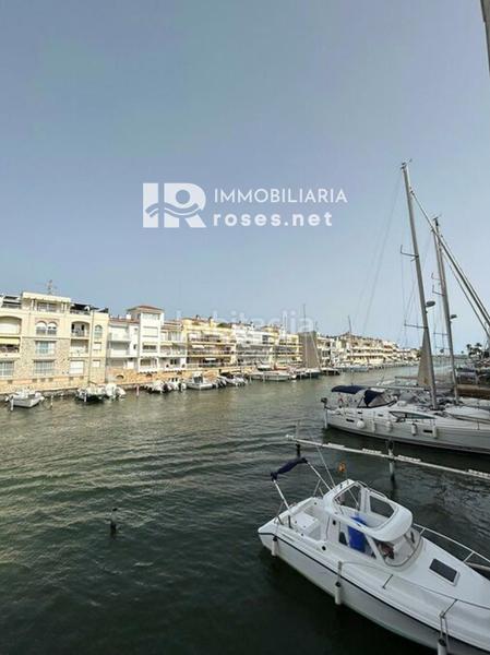 Foto f1b25850-878b-4169-8d02-de7126fff8db. Casa  de pescador con garaje y amarre en Salins - Cavall de Mar Empuriabrava