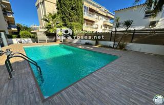 Piso  Roca llarga. Espectacular apartamento con piscina en santa margarita, roses.