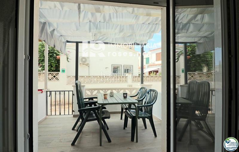 Foto 7295ac60-9ae2-40e8-b0d5-68fe8c14d11a. Casa encantadora casa renovada en 2024 y lista para entrar a vivir en Empuriabrava