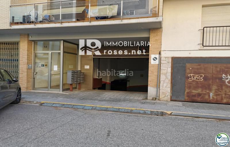 Foto c44d5b32-8e54-4b38-954b-800b8fef8903. Parking voiture dans El Port Llançà