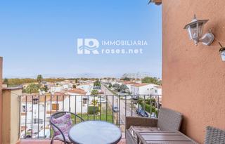 Pis  Gran reserva. Apartamento con 2 dormitorios y parking interior en empuriabrava