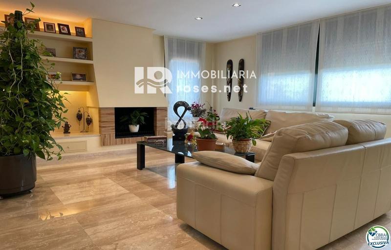 Foto 19a32181-1372-4428-820a-57a76cab5df0. Casa amb calefacció aparcament piscina a Bisbal d´Empordà (La)