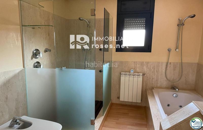 Foto 5f82e383-4054-42ab-8a14-27bb4caae073. Casa amb calefacció aparcament piscina a Bisbal d´Empordà (La)