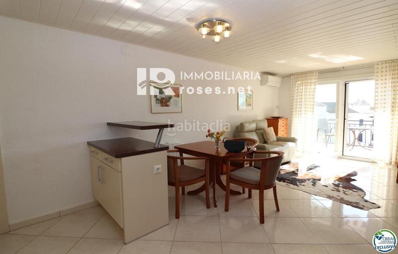 Foto 8907f85c-6dca-458d-b8b8-d87f10cb7e28. Piso encantador apartamento en venta con vistas al canal en Empuriabrava