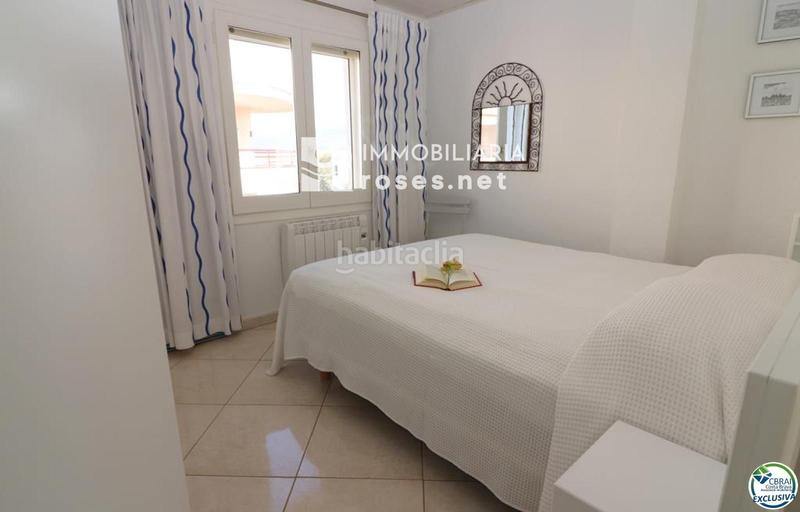 Foto a8045be9-d5e3-4976-bae9-2142f9190e34. Piso encantador apartamento en venta con vistas al canal en Empuriabrava