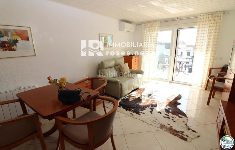 Foto f03a5d94-7037-4153-b4cf-dc01cc3ca17e. Piso encantador apartamento en venta con vistas al canal en Empuriabrava