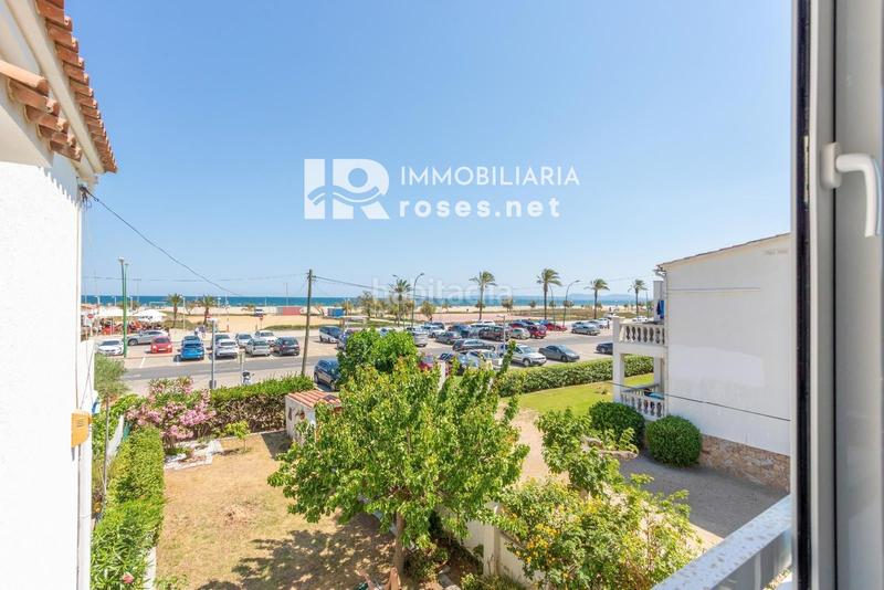 Foto 44fd83d8-cd6d-4219-a6b3-15e90e6c1ebf. Piso bahia apartamento reformado con vistas al mar y con licencia turística en Empuriabrava