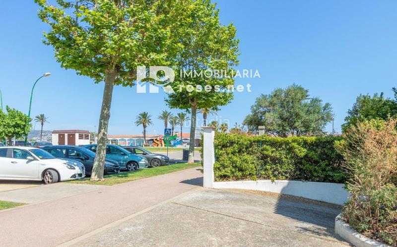 Foto 5ae67e3f-fcf8-4f2b-b3ac-e4238fc0ee11. Piso bahia apartamento reformado con vistas al mar y con licencia turística en Empuriabrava