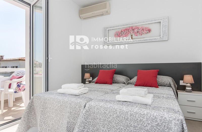 Foto 78969668-cc94-4333-a4e6-57483a19c6d6. Piso bahia apartamento reformado con vistas al mar y con licencia turística en Empuriabrava