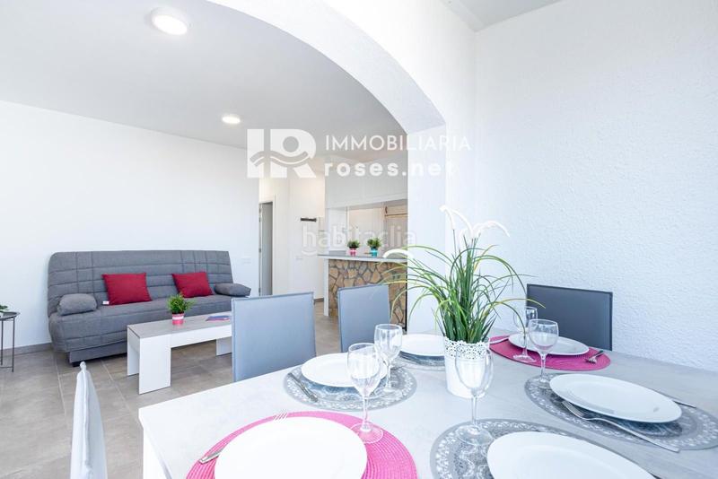 Foto a3555d17-1716-4e5a-8cfa-d78bddf8cfa7. Piso bahia apartamento reformado con vistas al mar y con licencia turística en Empuriabrava