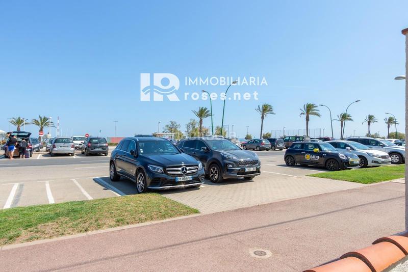 Foto f9b1269b-4fb9-466f-8109-0177efcfc1b1. Piso bahia apartamento reformado con vistas al mar y con licencia turística en Empuriabrava