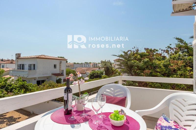 Foto fb56b158-c3f1-4756-ae12-ebe6115284e2. Piso bahia apartamento reformado con vistas al mar y con licencia turística en Empuriabrava