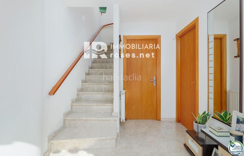 Foto dc47744a-7998-4f08-b973-a641fb13967c. Casa  con piscina en puigmal, 4 habitaciones, y ubicación ideal. en Empuriabrava