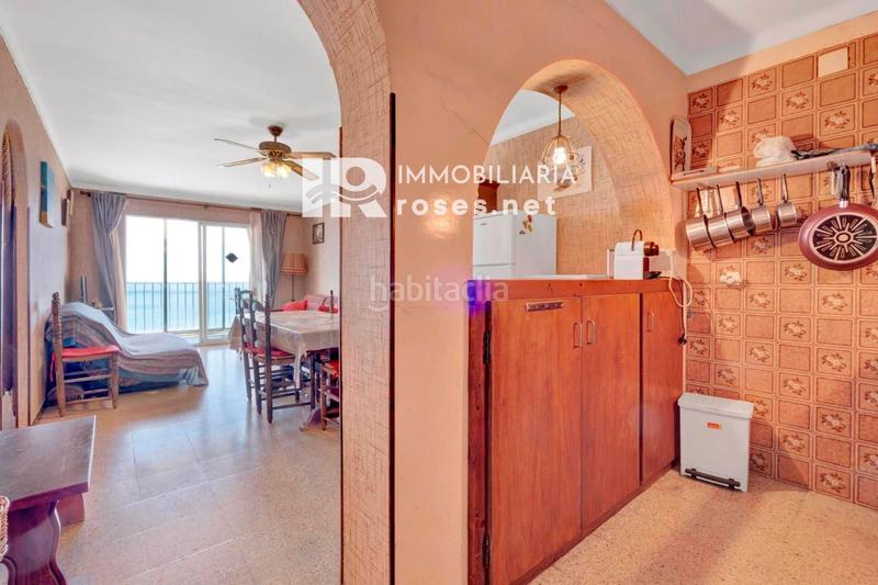 Foto 1fc09cae-5bdb-4519-80c2-c122f6d30759. Piso sylvia apartamento de 2 dormitorios a reformar con impresionantes vistas al mar en Empuriabrava