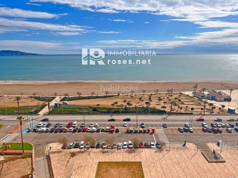 Foto 25ca7169-5a56-4c19-be6f-79ad8132512d. Piso sylvia apartamento de 2 dormitorios a reformar con impresionantes vistas al mar en Empuriabrava