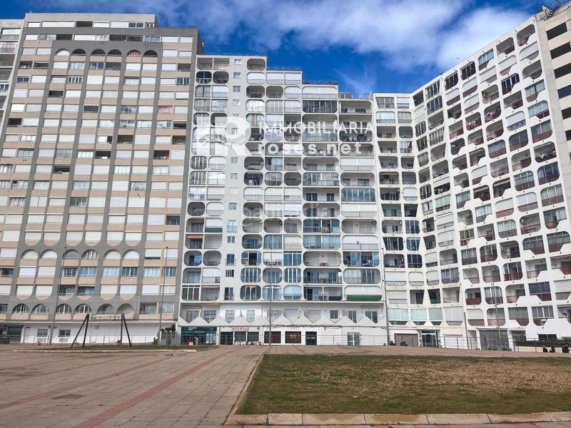Foto 47a3b380-4a3f-43be-99d0-7b2a670aabb9. Piso sylvia apartamento de 2 dormitorios a reformar con impresionantes vistas al mar en Empuriabrava