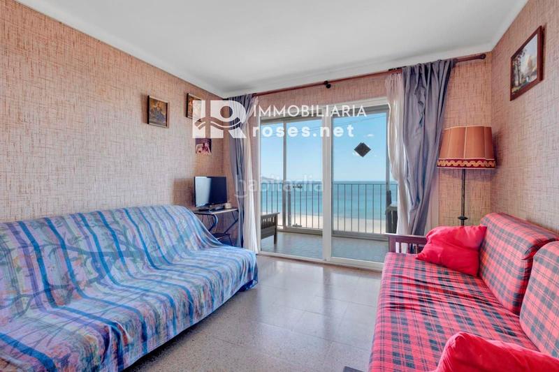 Foto 5121d1d5-f8da-4c26-a788-07ad4c18d311. Piso sylvia apartamento de 2 dormitorios a reformar con impresionantes vistas al mar en Empuriabrava