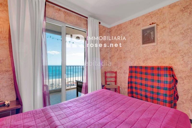 Foto 630e8f5a-4e3c-4e54-9fd4-a808bd27200e. Piso sylvia apartamento de 2 dormitorios a reformar con impresionantes vistas al mar en Empuriabrava