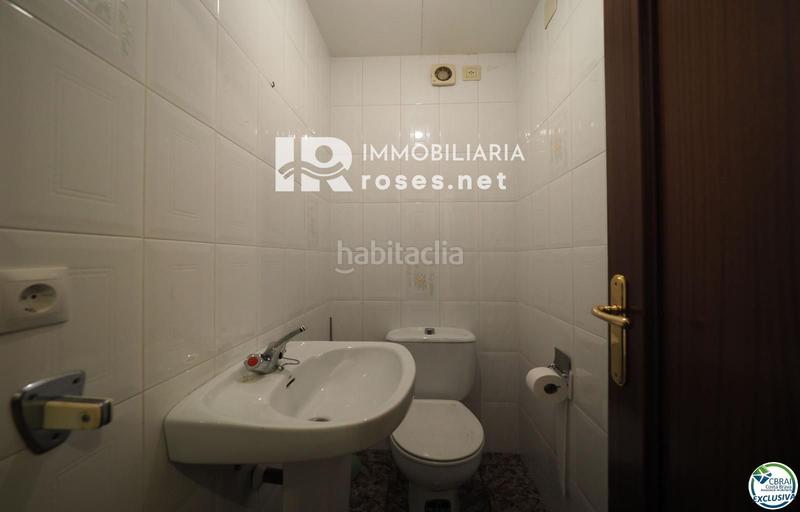 Foto 3cee8a8c-d395-4b9a-923f-61e49fcd3ee4. Piso apartamento amplio céntrico y a 250 m de la playa en Roses