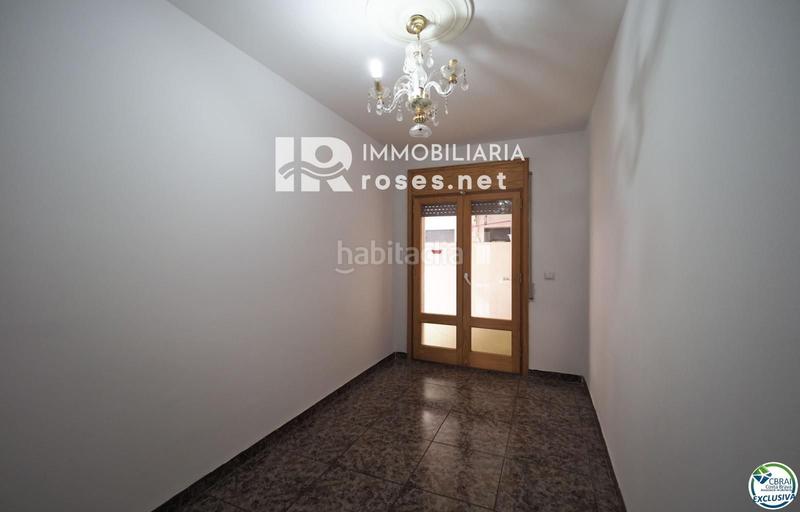 Foto 63ec8565-f9fe-4b96-9506-35930a4ccaa0. Piso apartamento amplio céntrico y a 250 m de la playa en Roses