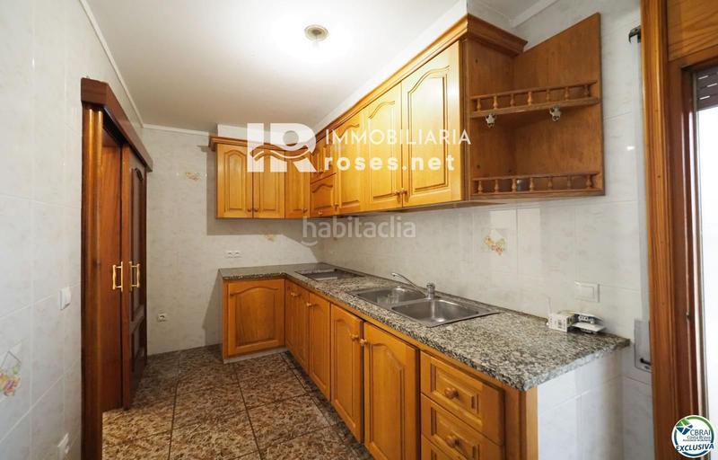 Foto b81dd0aa-ffb5-462c-99af-c5c77e3e9ac8. Piso apartamento amplio céntrico y a 250 m de la playa en Roses
