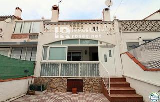Casa  Biblos. Empuriabrava  acogedora casa de 1 dormitorio con amplia terraza