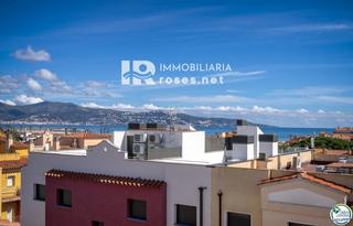 Pis  Gran reserva. Empuriabrava  bonito apartamento con preciosa terraza, y soláriu
