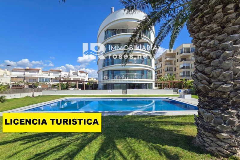 Foto 4803ba25-b9c6-4310-a472-8aa1abf4fb3b. Pis amb calefacció piscina a Salatar Roses
