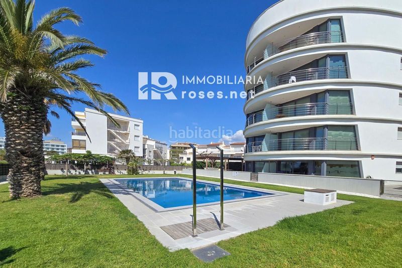 Foto a3b43444-730b-4e23-b025-1a4228803477. Pis amb calefacció piscina a Salatar Roses