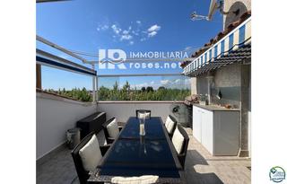 Pis  Port emporda. Atico en venta en empuriabrava 2 habitaciones gran terraza y par