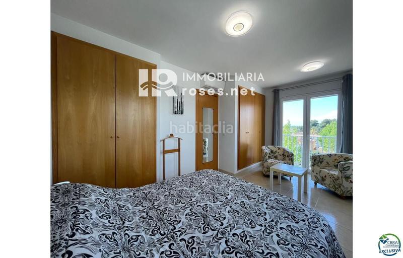 Foto a1c4621d-d390-4f32-bd1d-9abd212214e9. Piso atico en venta 2 habitaciones gran terraza y parking subterraneo. en Empuriabrava