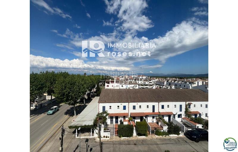 Foto d330647c-3b37-4e84-8d53-1437175c779f. Piso atico en venta 2 habitaciones gran terraza y parking subterraneo. en Empuriabrava